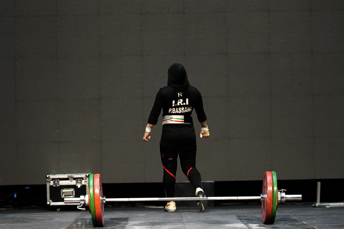 درخشش دختران کردستانی در مسابقات وزنه برداری کشور