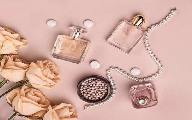 معرفی ۷ عطر زنانه برای زمستان