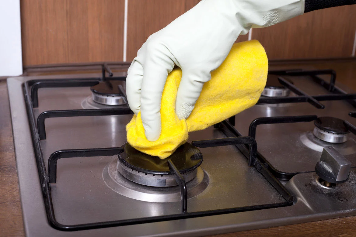 Remove the grease stain on the gas stove in less than 30 seconds!