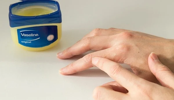 Benefits and side effects of Vaseline for facial skin + important points