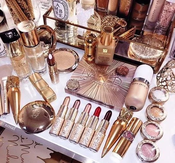 French or Italian cosmetic brand