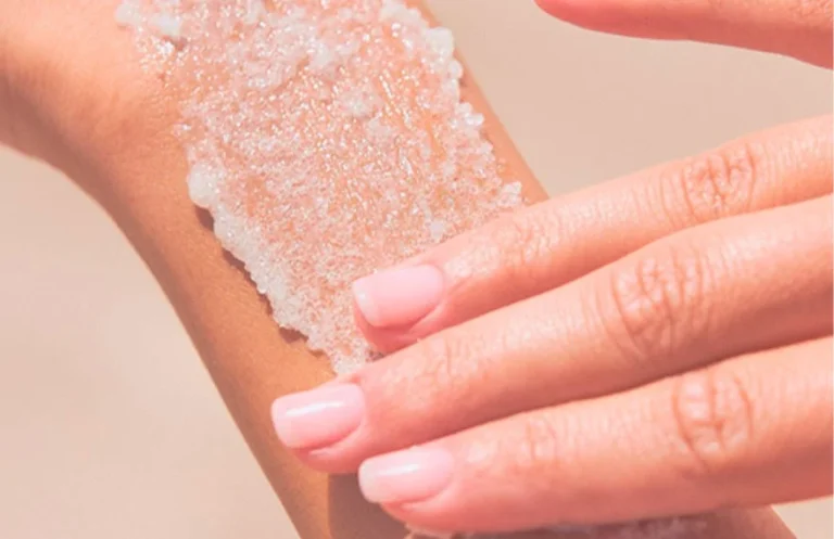 طرز تهیه اسکراب بدن با شامپو بدن