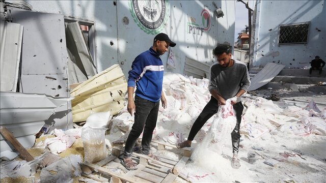 ده‌ها فلسطینی منتظرِ دریافت کمک در غزه به ضرب گلوله اشغالگران شهید و زخمی شدند