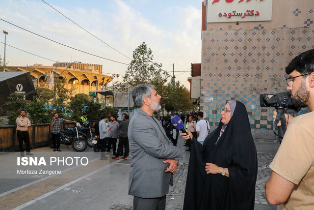 معرفی سودجویان دستفروشی در چهارراه ولیعصر به دادستان تهران/ برخورد با پارکینگ‌های محل دپوی وسایل دستفروشان