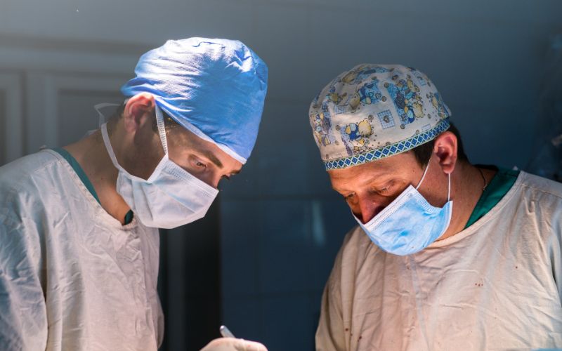 دکتر سعید نجاری بهترین دکتر لیزر بواسیر